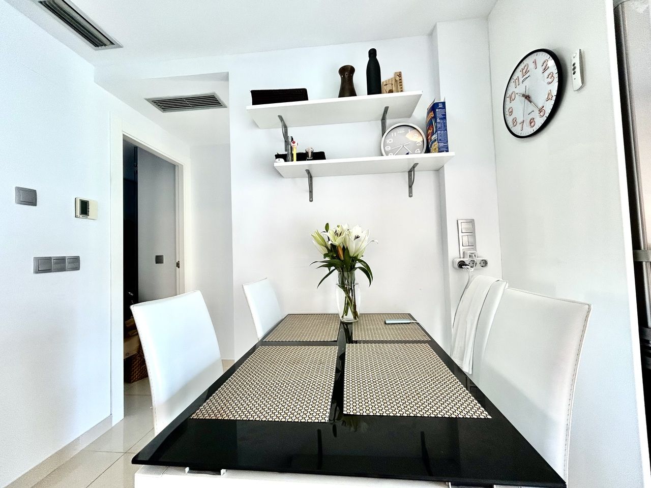 2-Bedroom Apartment in Rocio del Mar, Orihuela Costa - Image 8