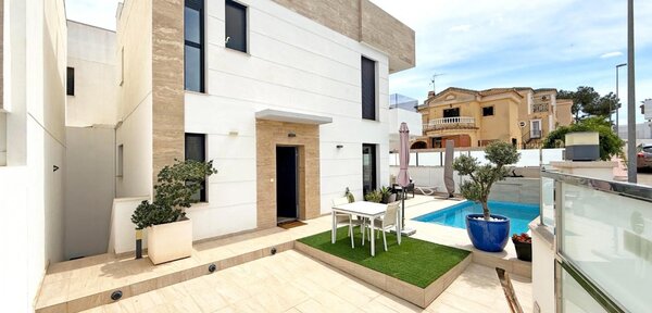 3-Zimmer Villa in Lomas de Campoamor-las Ramblas, Orihuela Costa