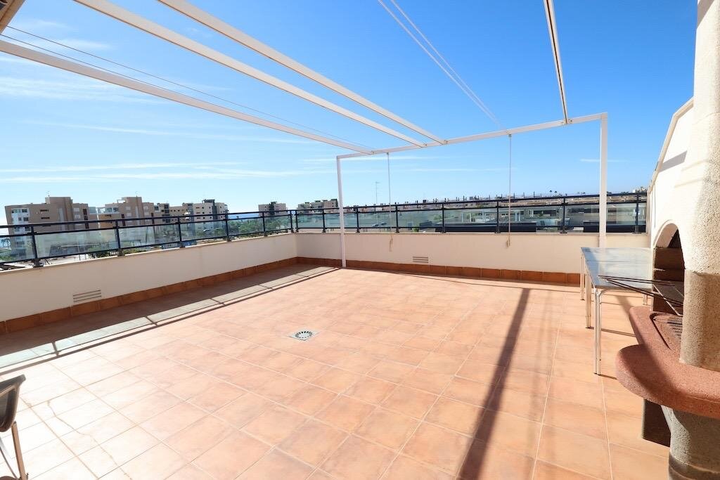 2-Bedroom Penthouse in Pilar de la Horadada - Image 16