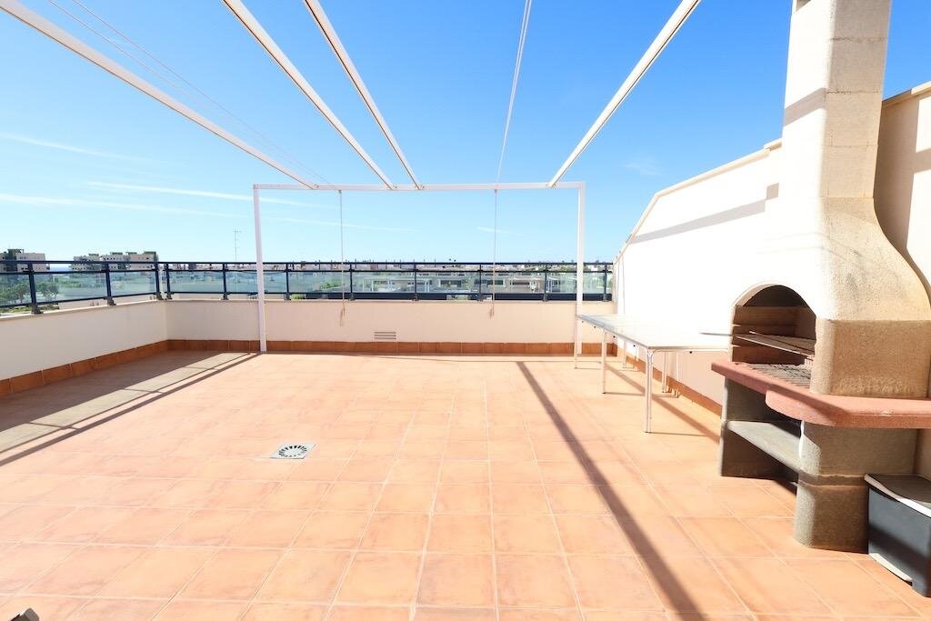 2-Bedroom Penthouse in Pilar de la Horadada - Image 17