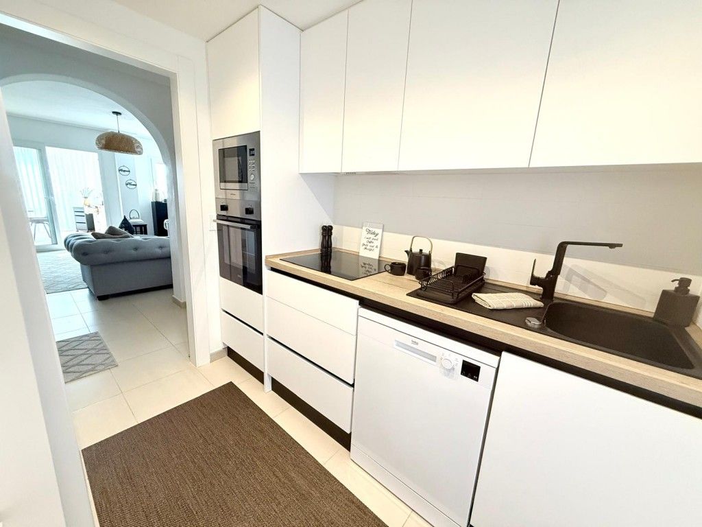 3-Bedroom Apartment in Sucina - Image 8