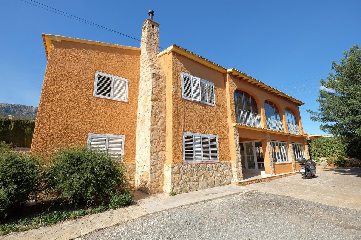 9-Bedroom Detached House in  Calpe | Sunny Casas - Costa ... - Image 2
