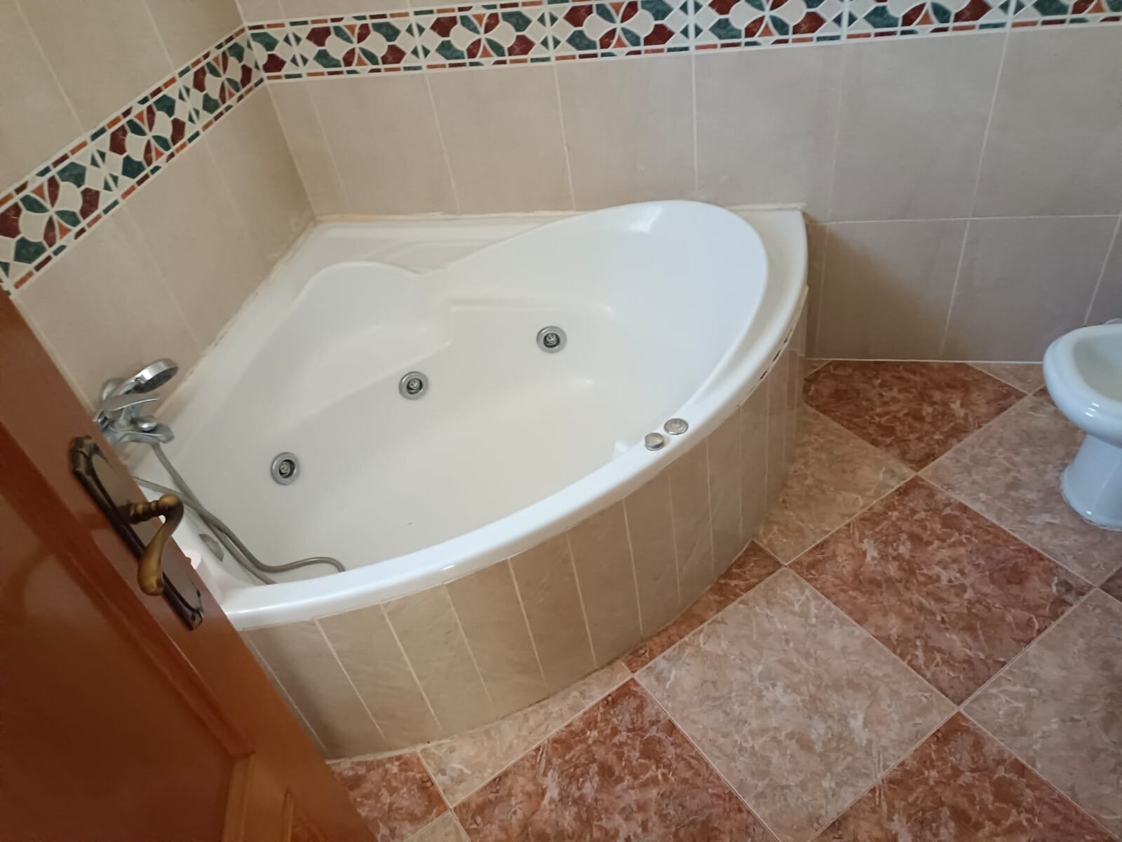 4-Bedroom Villa in Centro, Torrevieja - Image 7