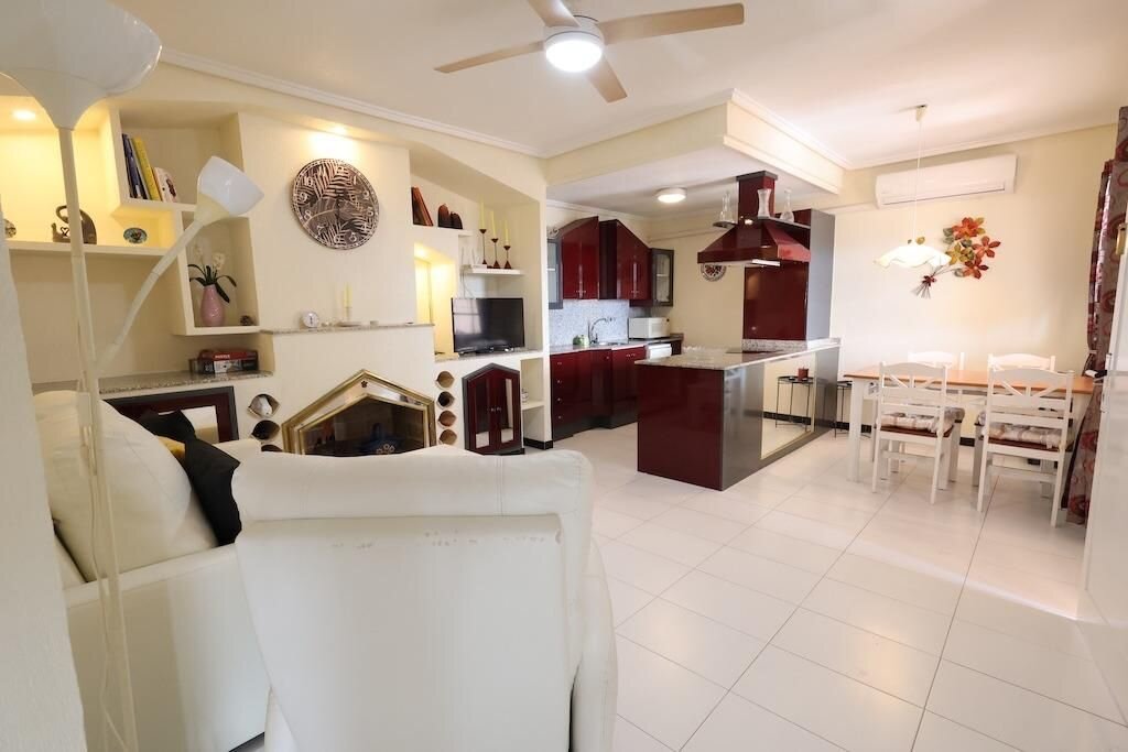 2-Bedroom Apartment in La Siesta, Torrevieja - Image 12