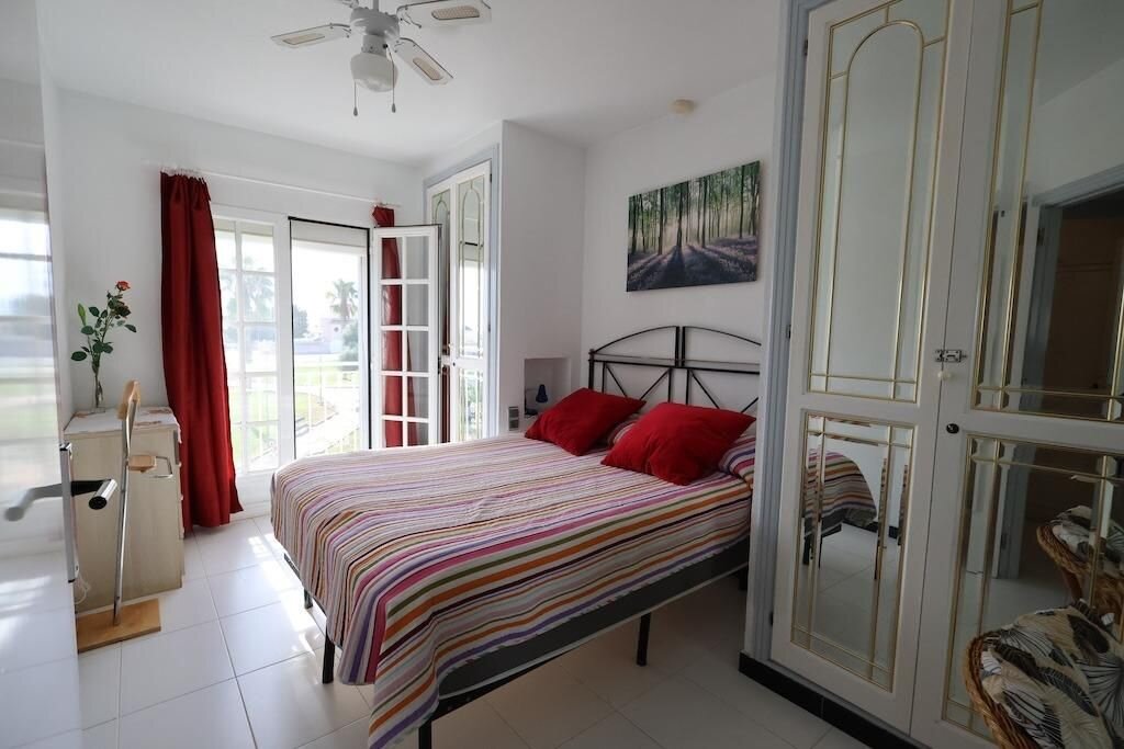 2-Bedroom Apartment in La Siesta, Torrevieja - Image 14