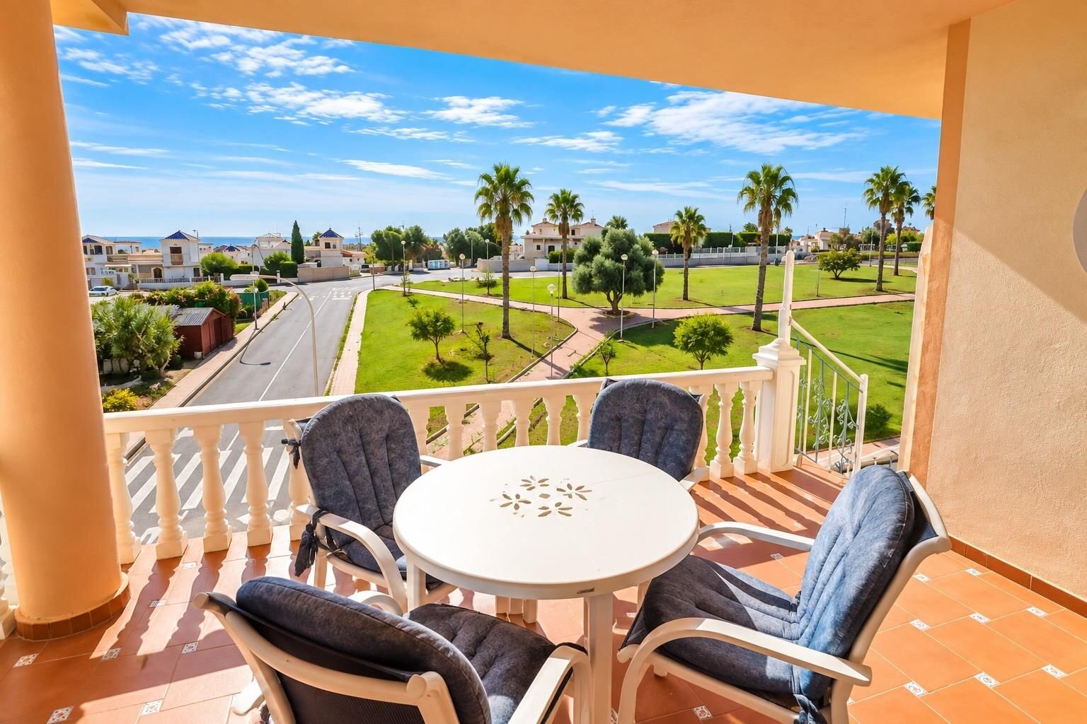 2-Bedroom Apartment in La Siesta, Torrevieja - Image 3