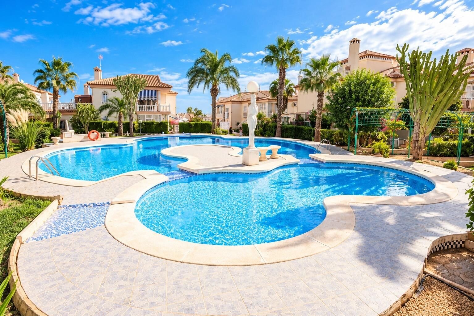 2-Bedroom Apartment in La Siesta, Torrevieja - Image 7