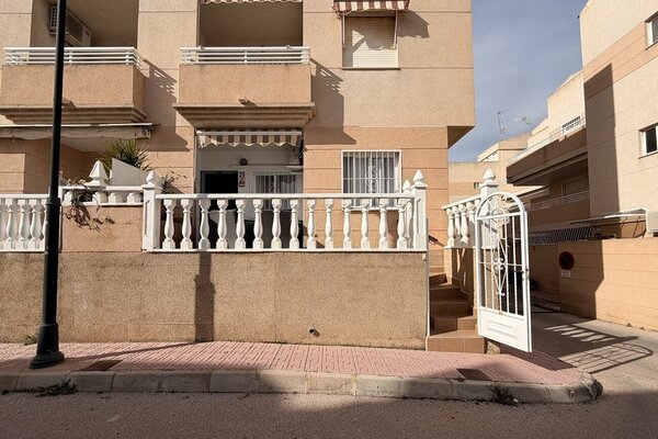 Apartamento de 2 Dormitorios en Centro, Torrevieja