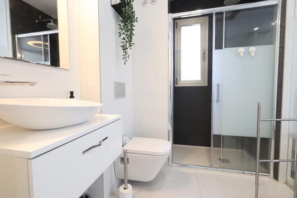 2-Bedroom Apartment in Los Dolses, Orihuela Costa - Image 12
