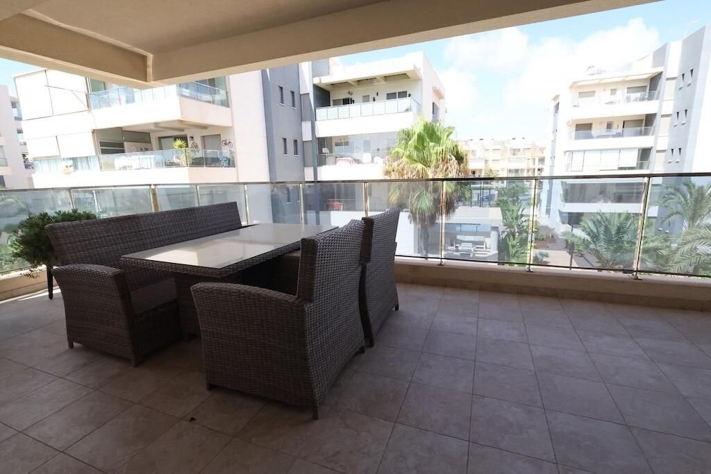 2-Bedroom Apartment in Los Dolses, Orihuela Costa - Image 14