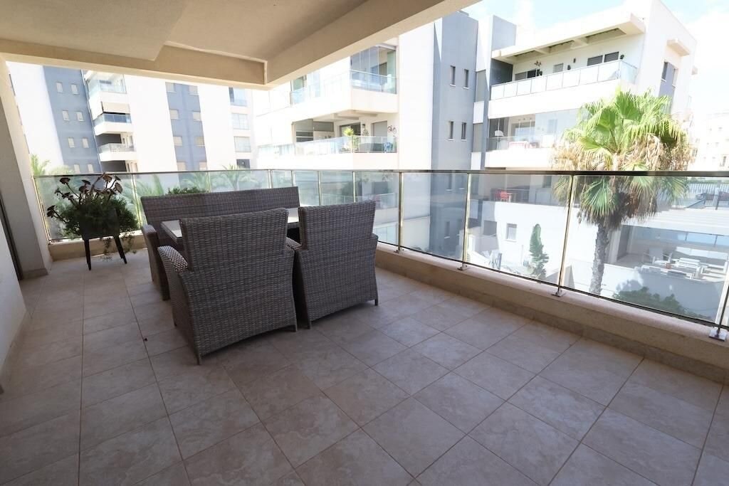 2-Bedroom Apartment in Los Dolses, Orihuela Costa - Image 15