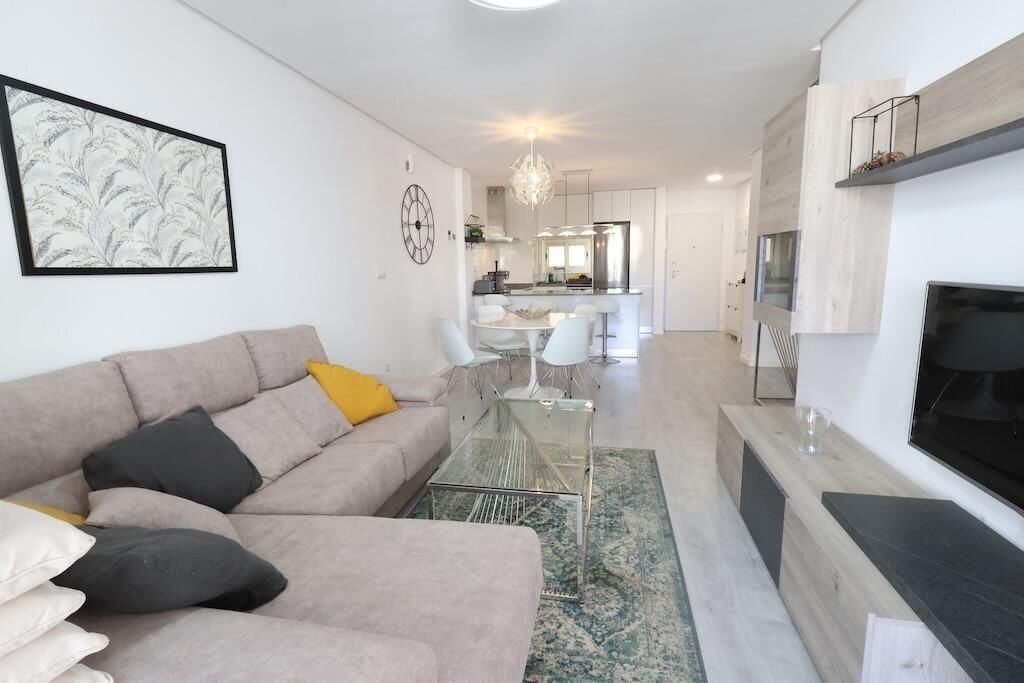 2-Bedroom Apartment in Los Dolses, Orihuela Costa - Image 4
