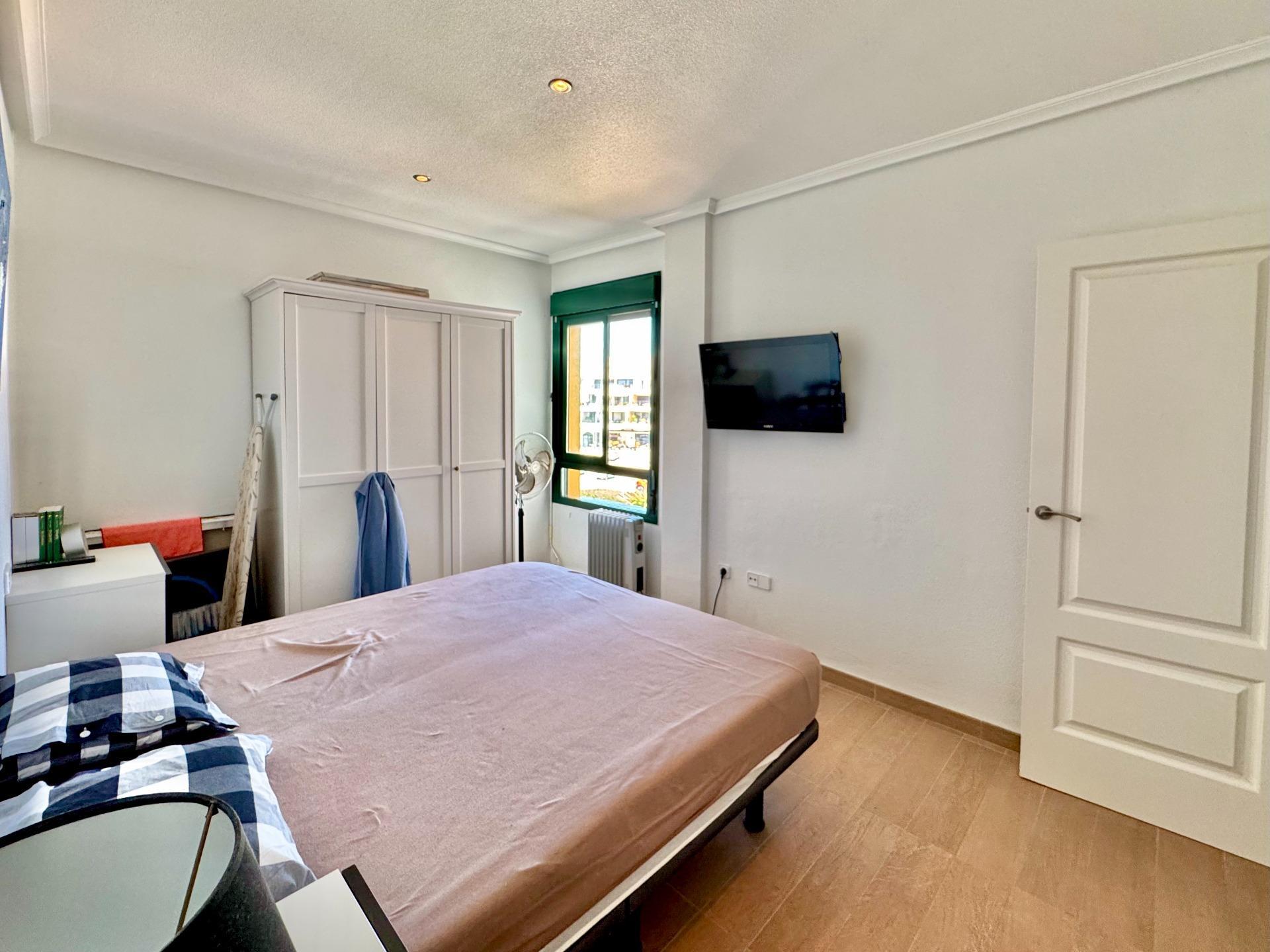 2-Bedroom Apartment in Villamartín-las Filipinas, Orihuela Costa - Image 5