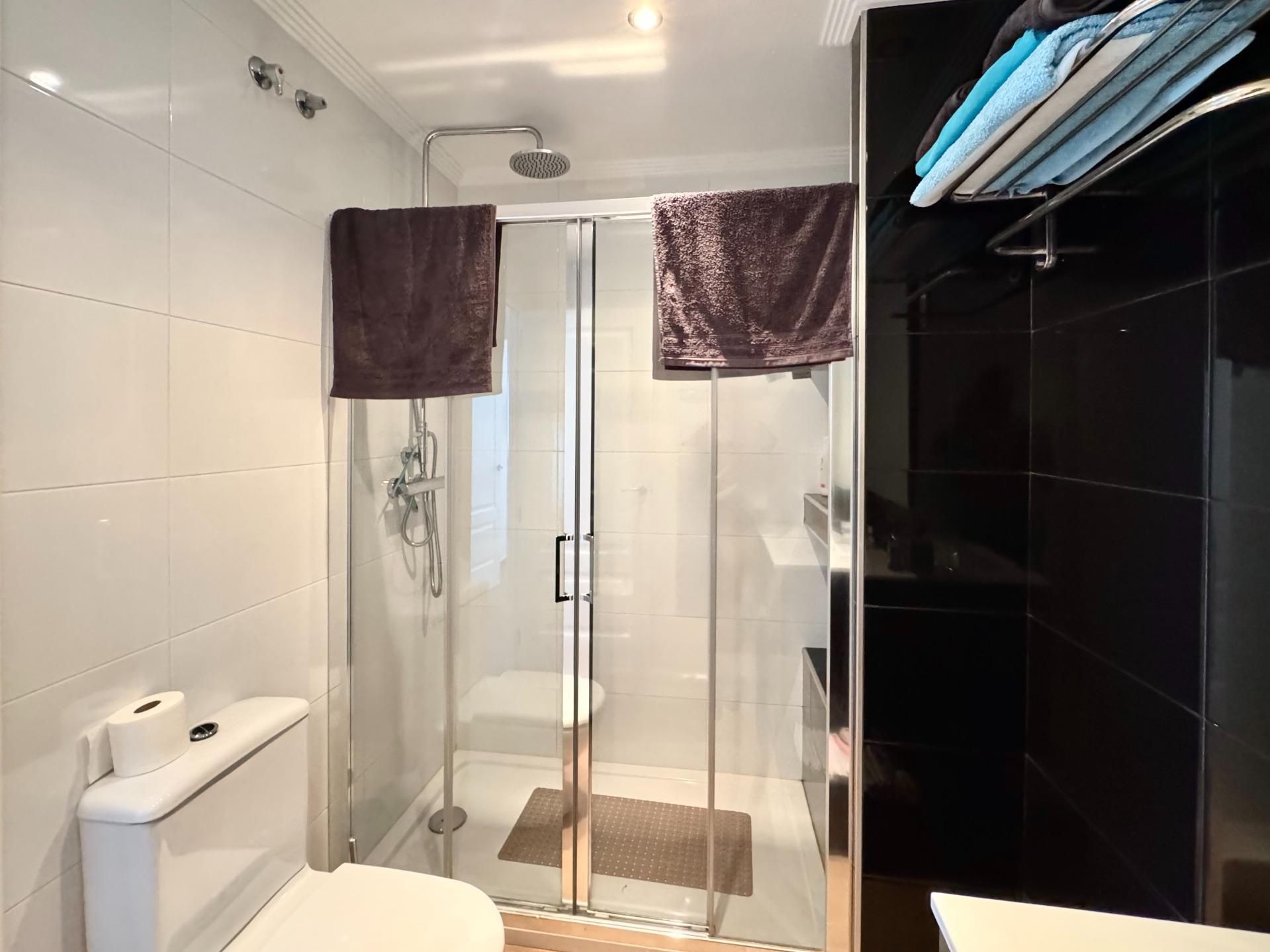 2-Bedroom Apartment in Villamartín-las Filipinas, Orihuela Costa - Image 8