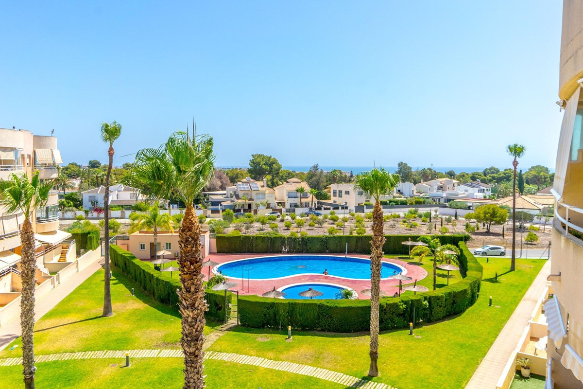 Tussenwoning met 3 Slaapkamers in Orihuela Costa | Sunny... - Image 1