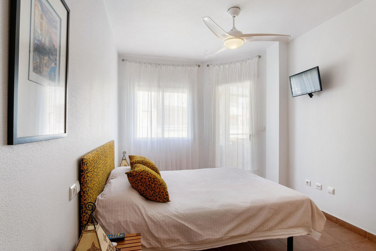 Tussenwoning met 3 Slaapkamers in Orihuela Costa | Sunny... - Image 10