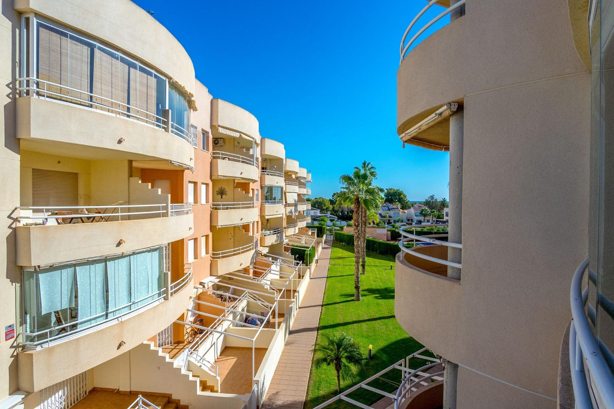 Tussenwoning met 3 Slaapkamers in Orihuela Costa | Sunny... - Image 16