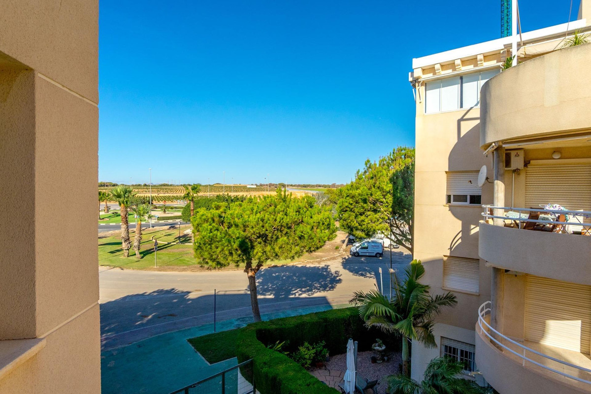Tussenwoning met 3 Slaapkamers in Orihuela Costa | Sunny... - Image 17