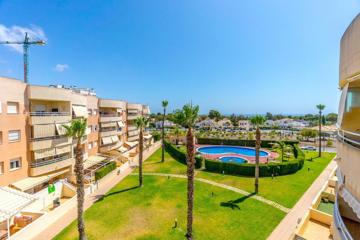 Tussenwoning met 3 Slaapkamers in Orihuela Costa | Sunny... - Image 20