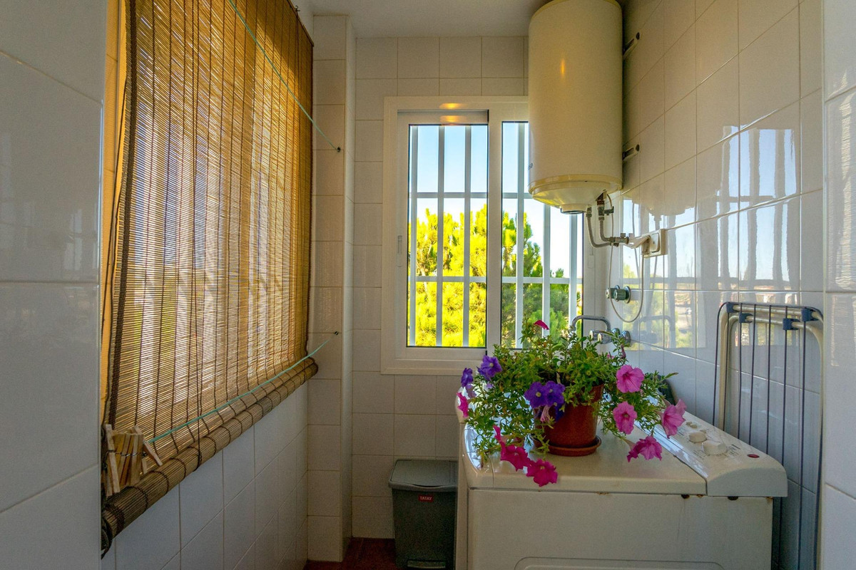 Tussenwoning met 3 Slaapkamers in Orihuela Costa | Sunny... - Image 9