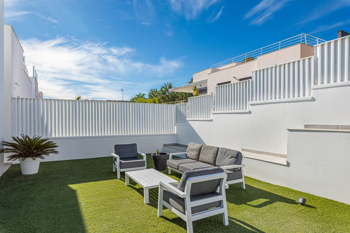 Villa individuelle de 4 Chambres à, San Miguel de Salinas... - Image 3