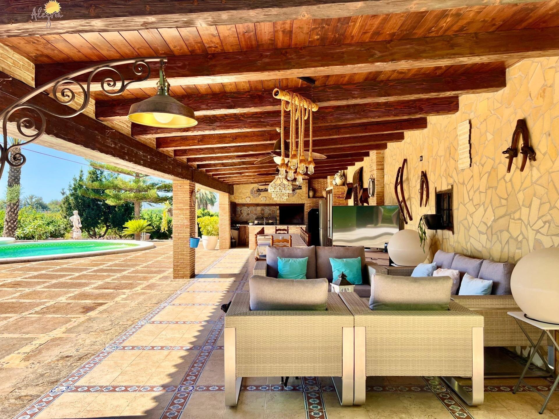 4-Bedroom Villa in Comunidad Valenciana, Almoradi - Image 15