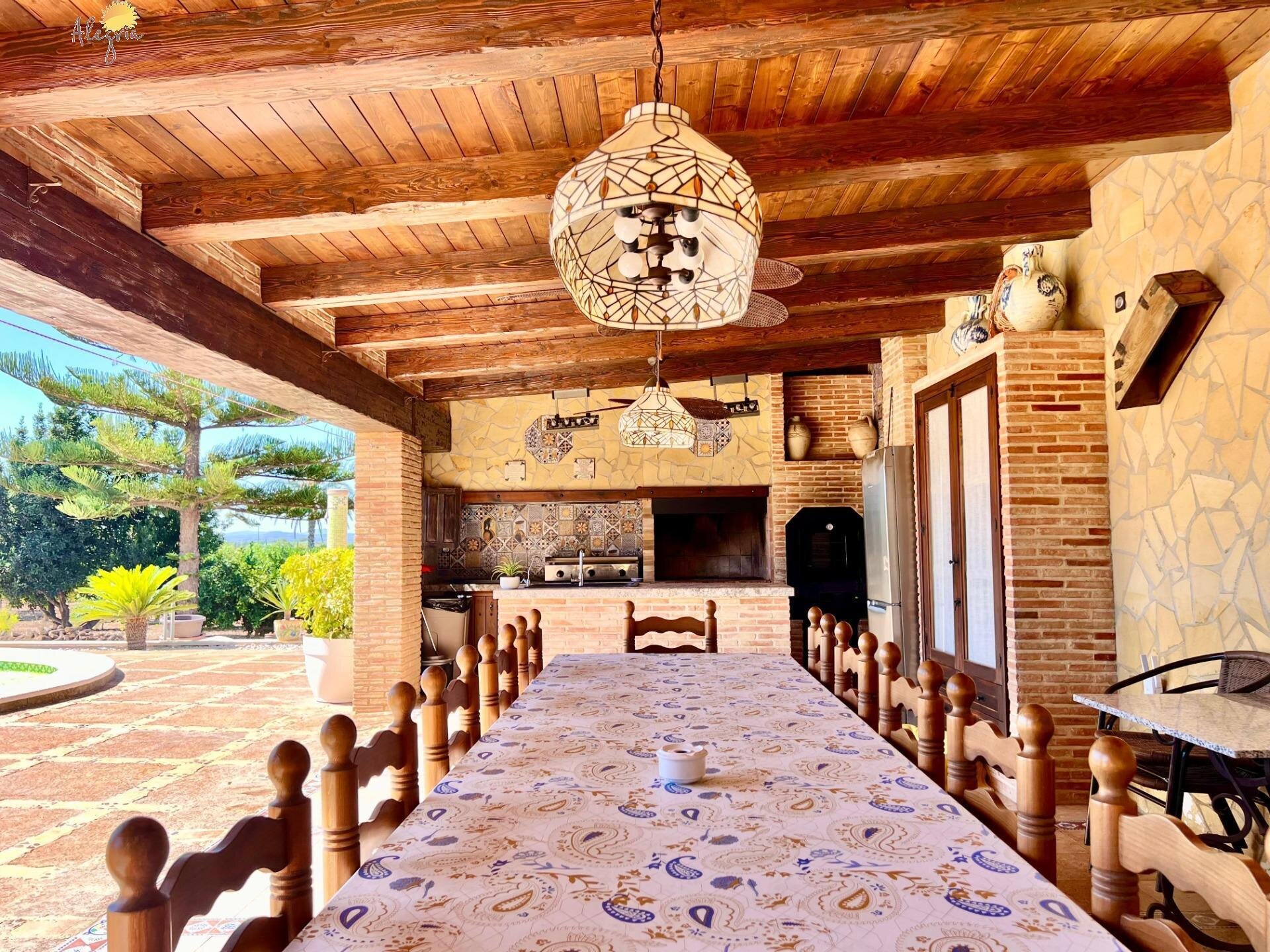 4-Bedroom Villa in Comunidad Valenciana, Almoradi - Image 17