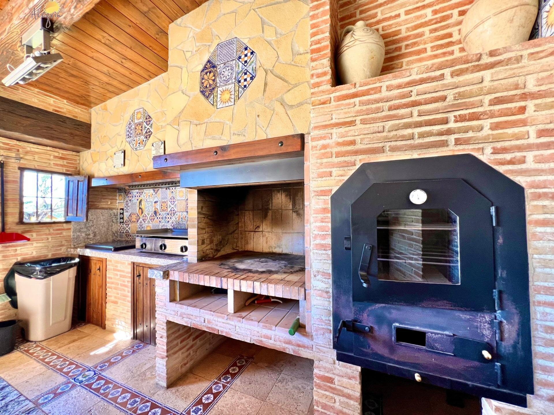 4-Bedroom Villa in Comunidad Valenciana, Almoradi - Image 20