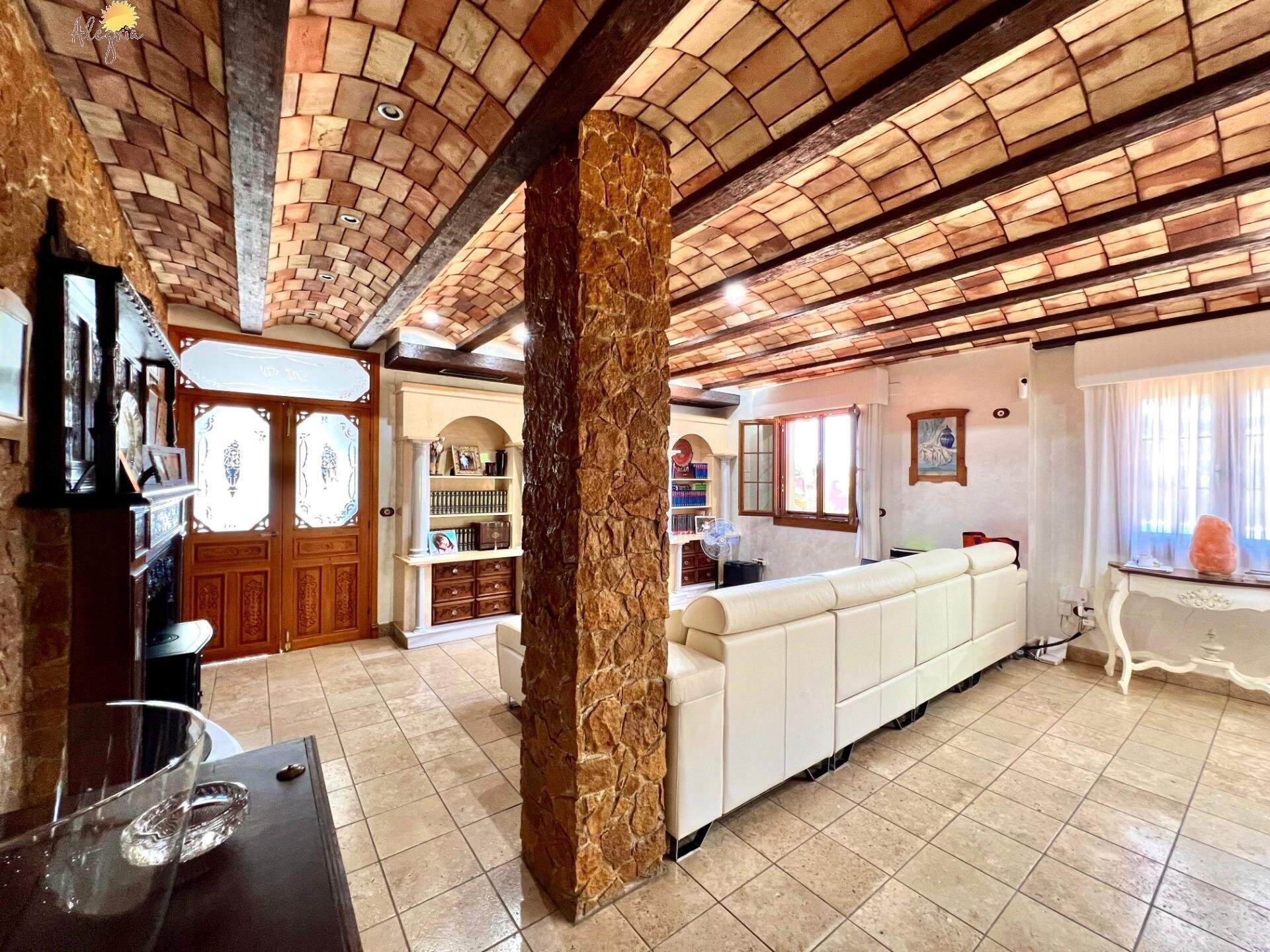 4-Bedroom Villa in Comunidad Valenciana, Almoradi - Image 29