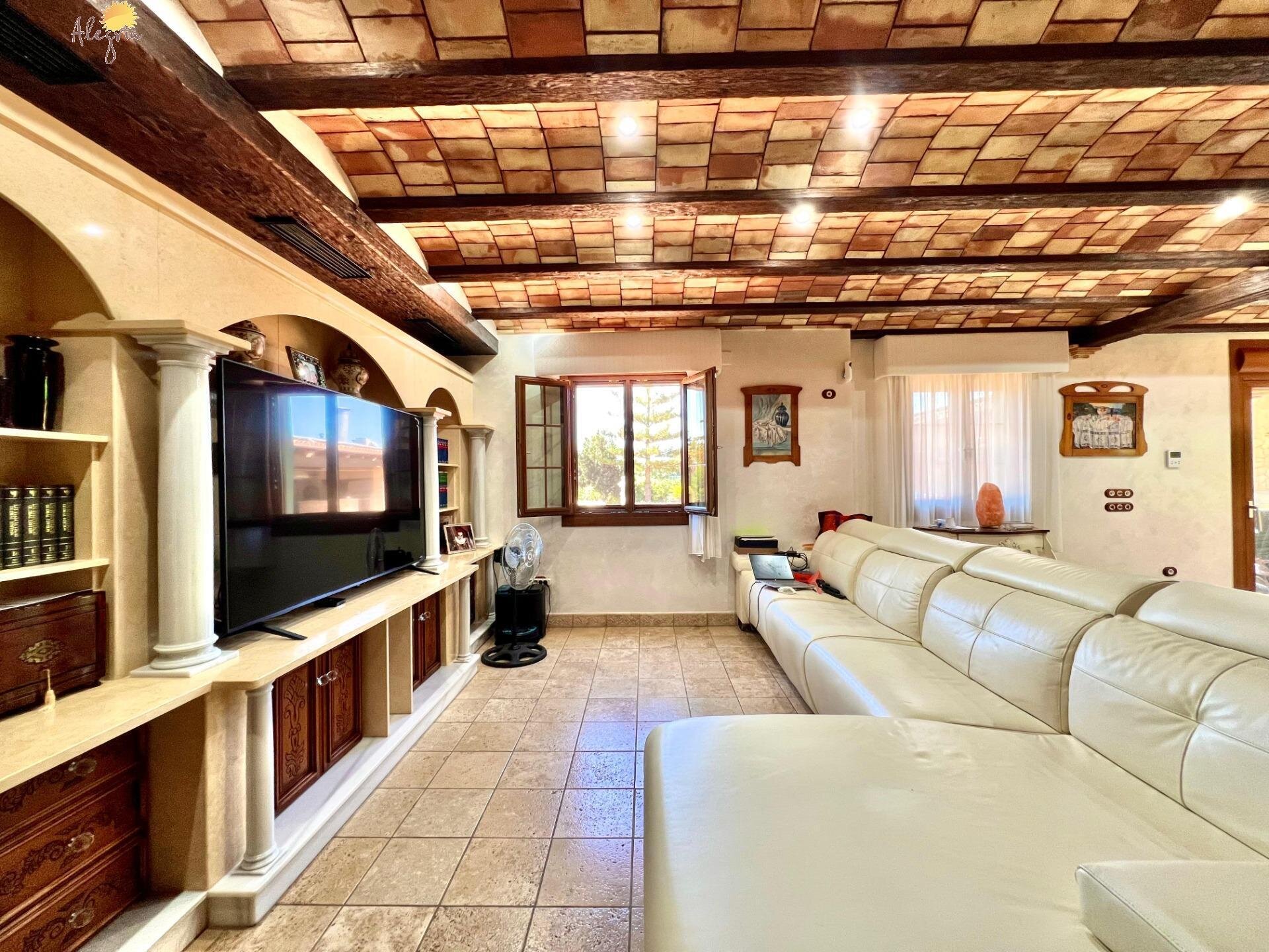 4-Bedroom Villa in Comunidad Valenciana, Almoradi - Image 30