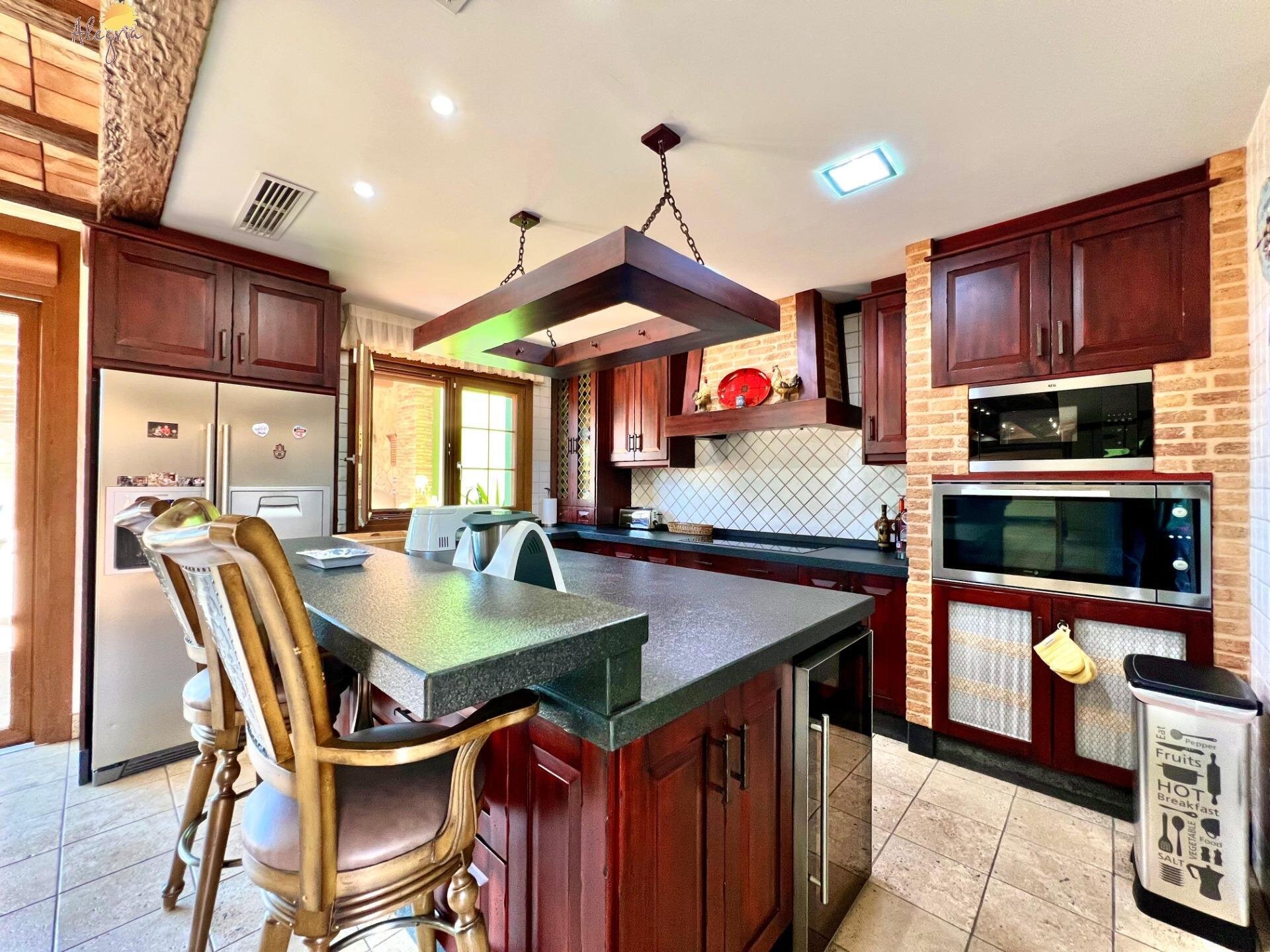 4-Bedroom Villa in Comunidad Valenciana, Almoradi - Image 38