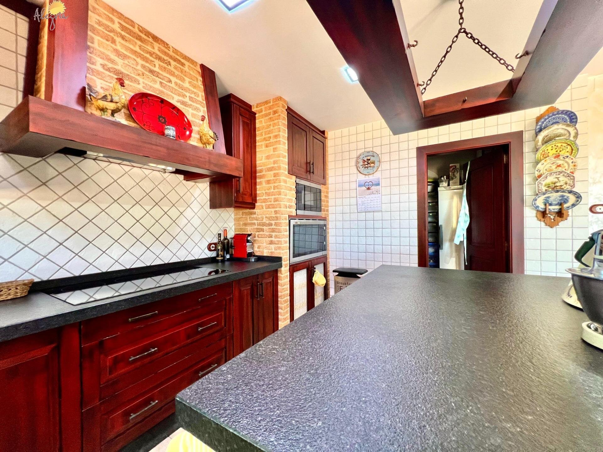 4-Bedroom Villa in Comunidad Valenciana, Almoradi - Image 46