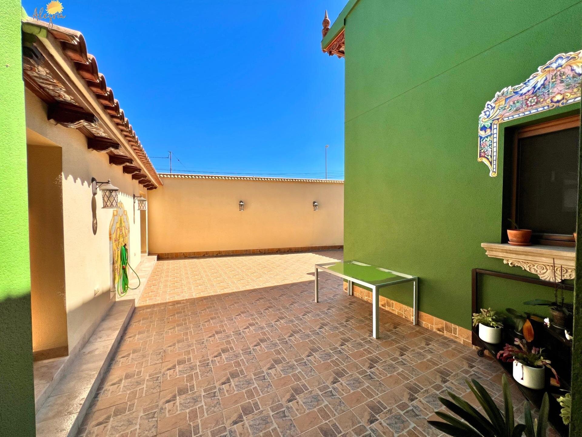 4-Bedroom Villa in Comunidad Valenciana, Almoradi - Image 47