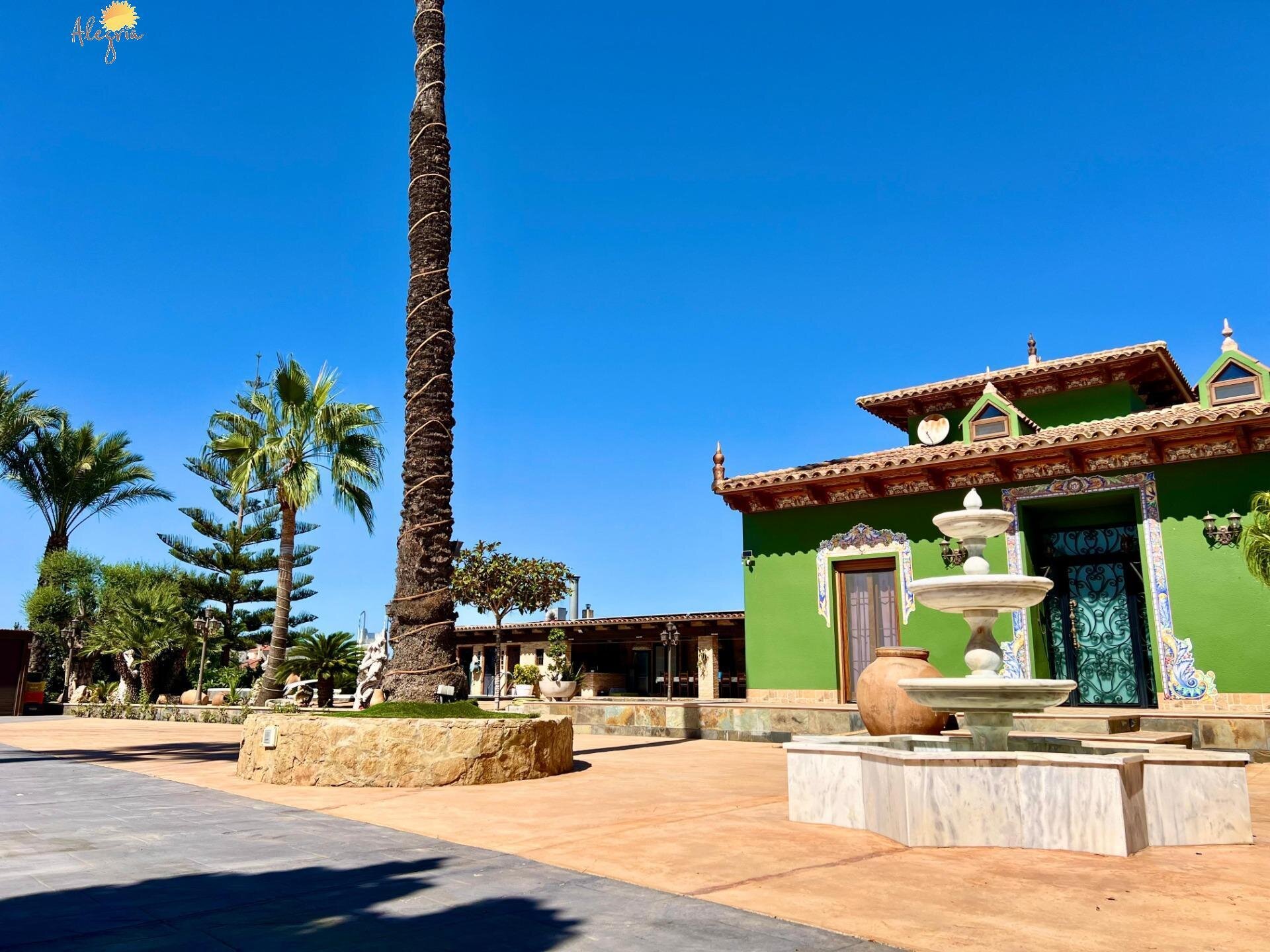 4-Bedroom Villa in Comunidad Valenciana, Almoradi - Image 7
