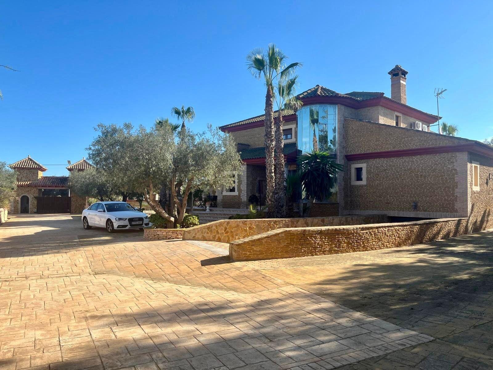 4-Bedroom Villa in Lo Marabú, Rojales - Image 3