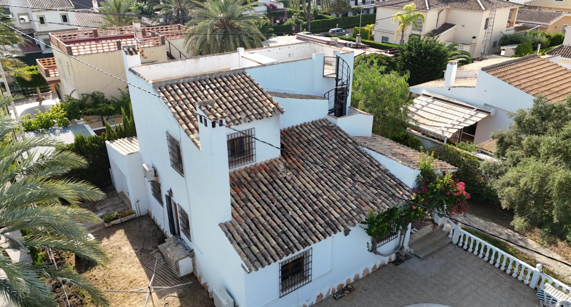 4-Bedroom Villa in Costa Blanca, Cabo Roig - Image 2