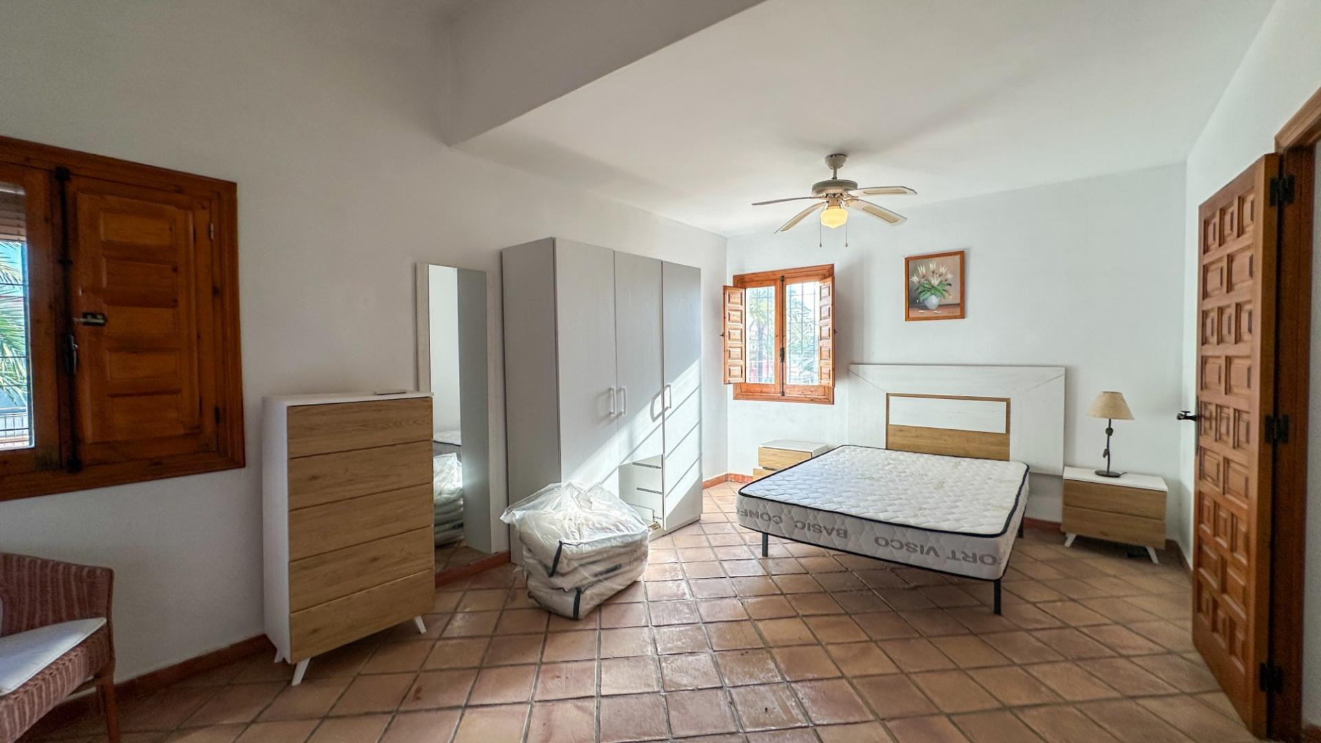 4-Bedroom Villa in Costa Blanca, Cabo Roig - Image 25
