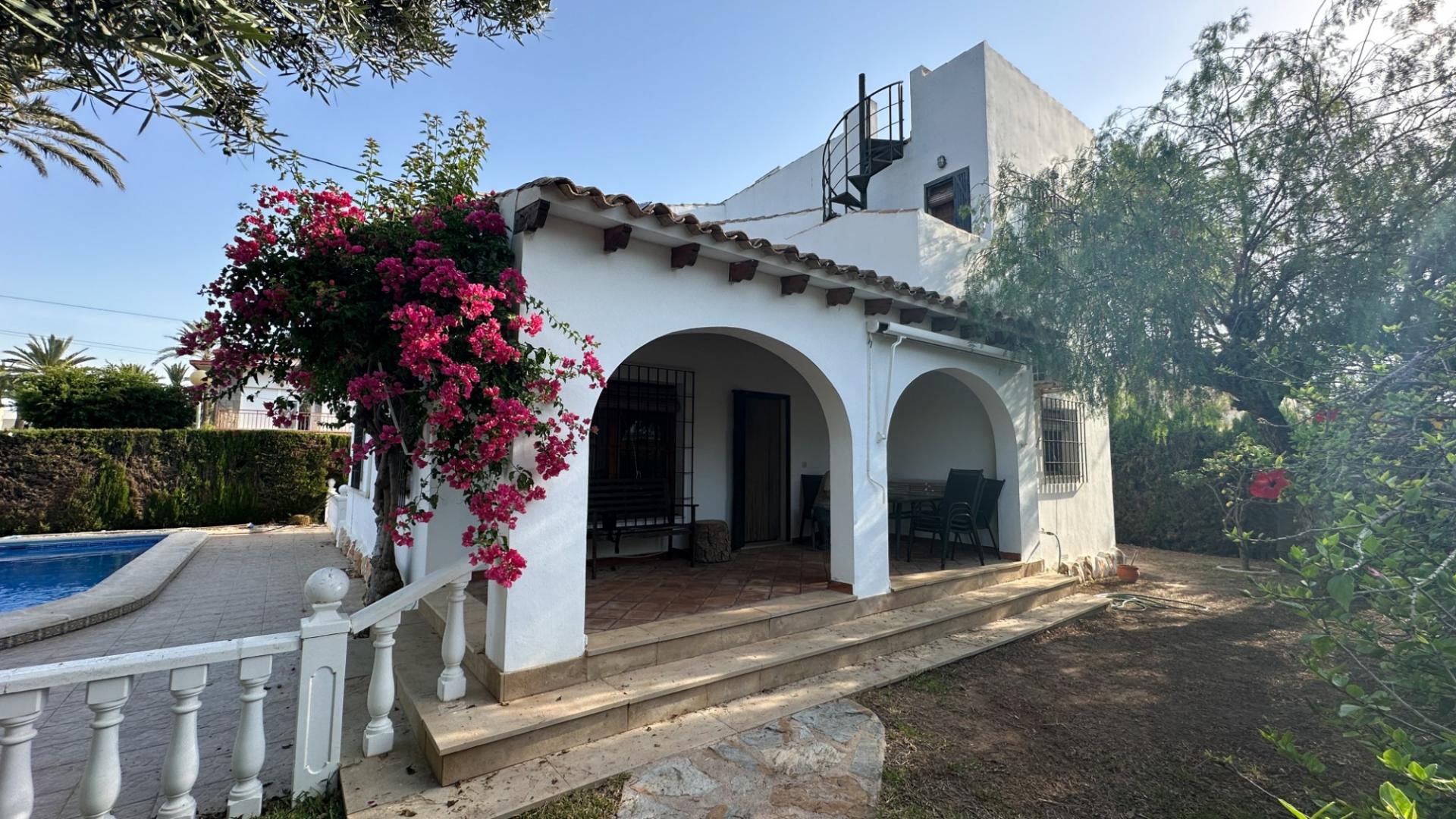 4-Bedroom Villa in Costa Blanca, Cabo Roig - Image 38