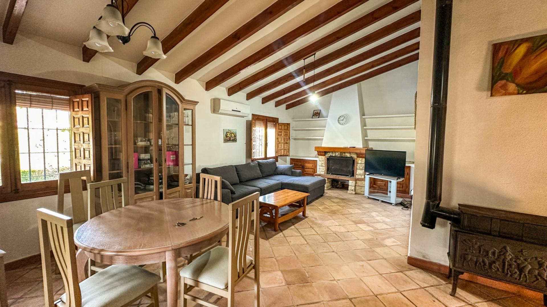 4-Bedroom Villa in Costa Blanca, Cabo Roig - Image 9