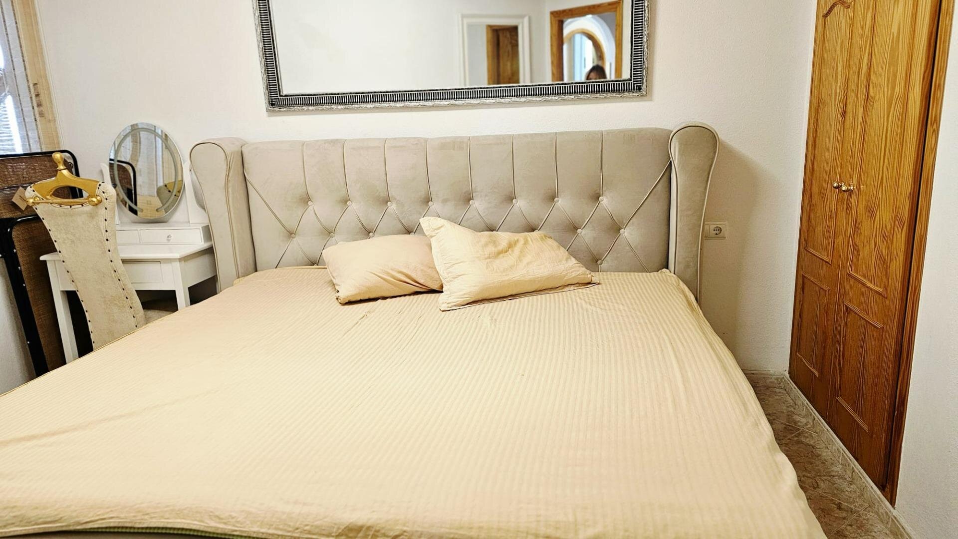 2-Bedroom Apartment in Playa del Cura, Torrevieja - Image 11