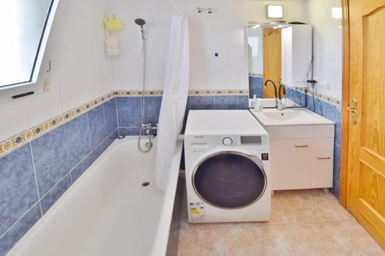 2-Bedroom Apartment in Playa del Cura, Torrevieja - Image 16
