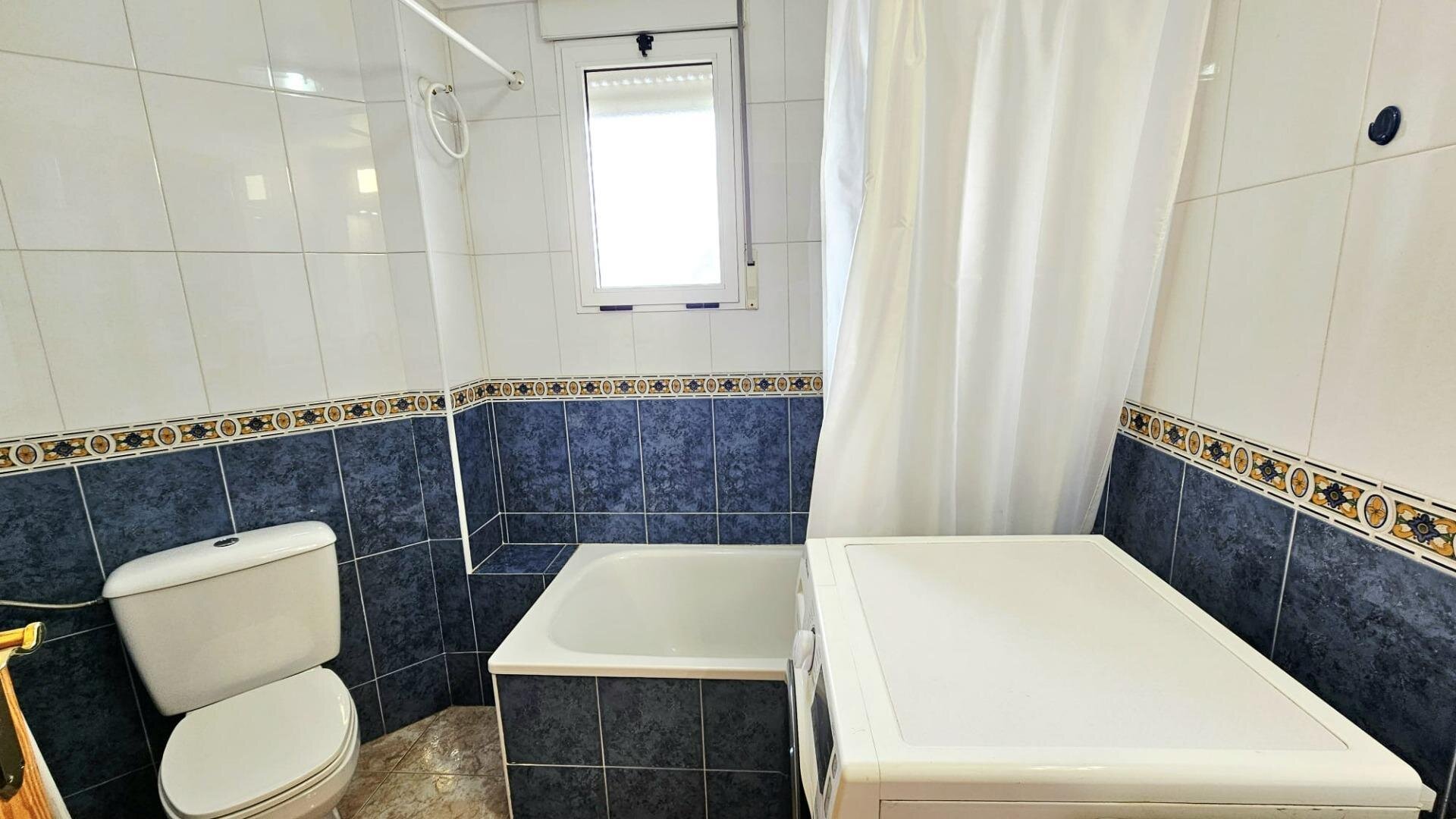 2-Bedroom Apartment in Playa del Cura, Torrevieja - Image 19
