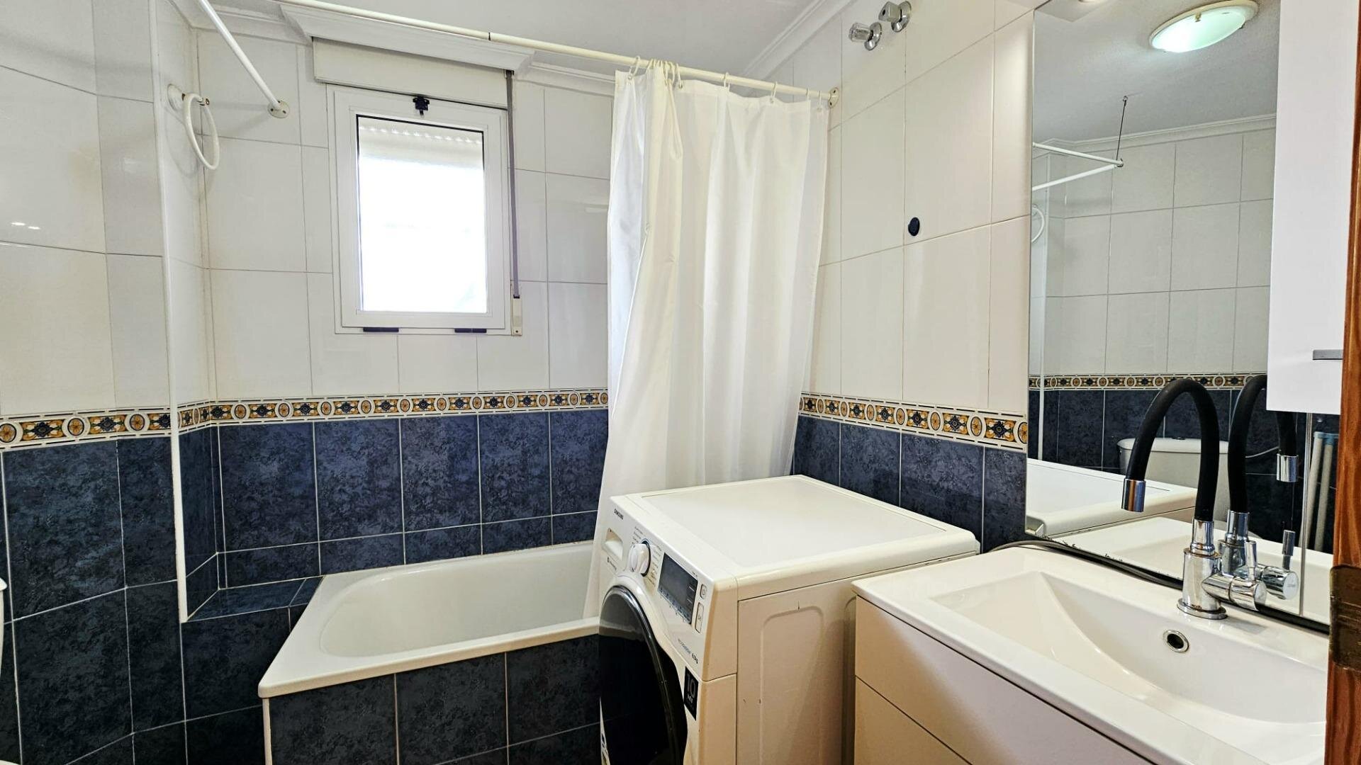 2-Bedroom Apartment in Playa del Cura, Torrevieja - Image 20