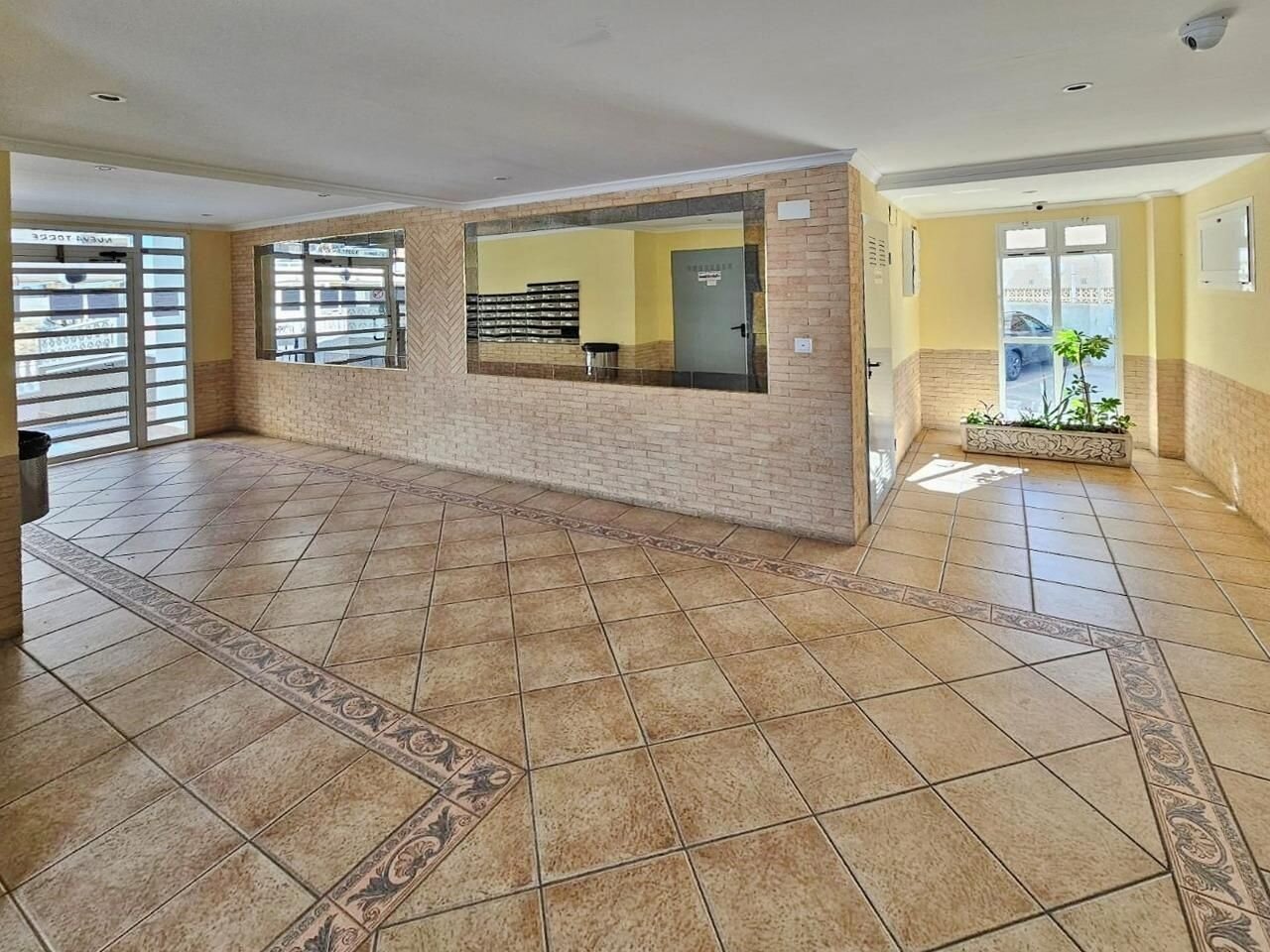 2-Bedroom Apartment in Playa del Cura, Torrevieja - Image 26
