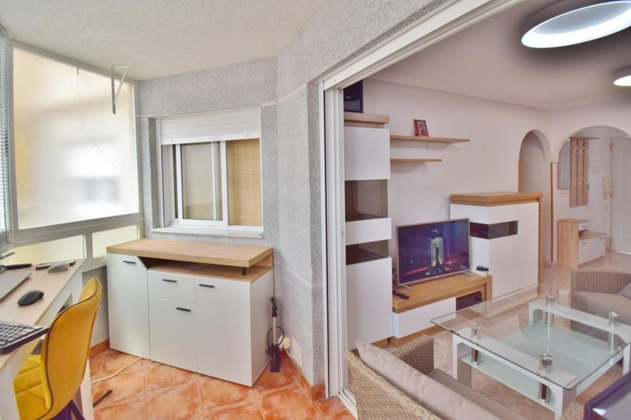 2-Bedroom Apartment in Playa del Cura, Torrevieja - Image 5