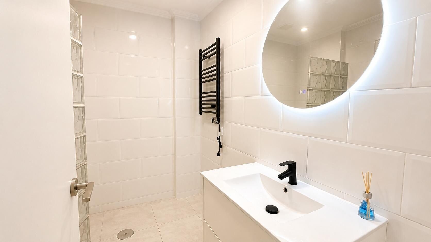 2-Bedroom Apartment in Lomas de Cabo Roig, Orihuela Costa - Image 12