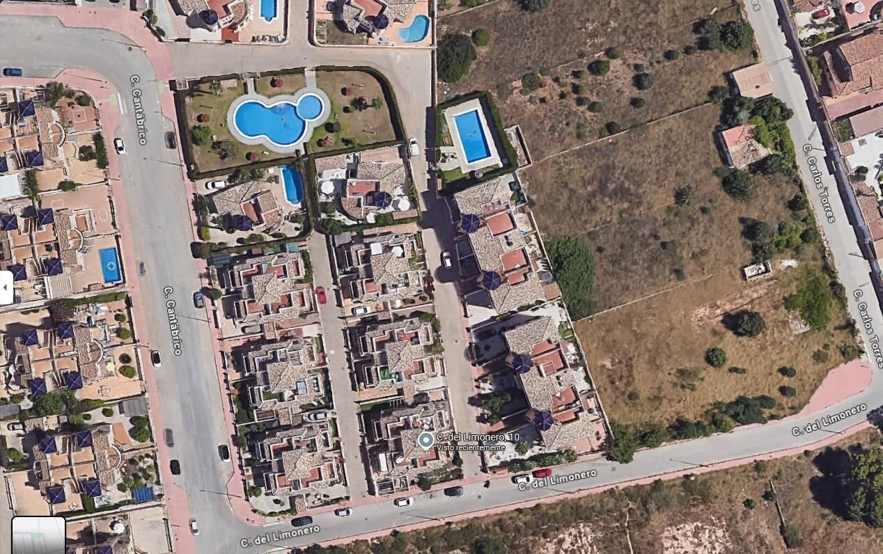 2-Bedroom Apartment in Lomas de Cabo Roig, Orihuela Costa - Image 17