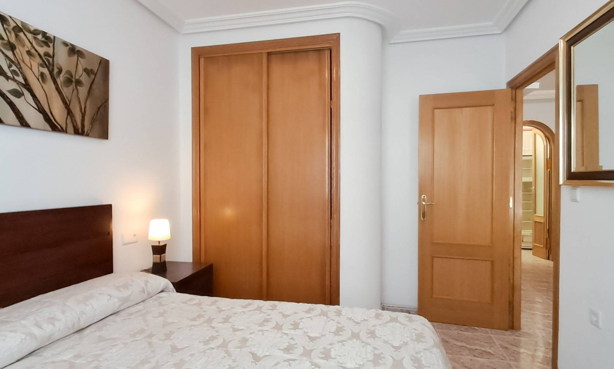 2-Bedroom Middle Floor Apartment in Playa Del Cura, Torre... - Image 6