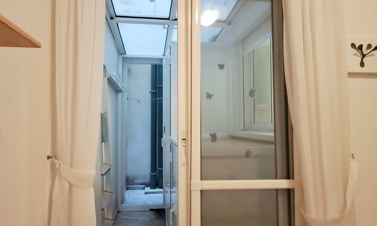 2-Bedroom Middle Floor Apartment in Playa Del Cura, Torre... - Image 8