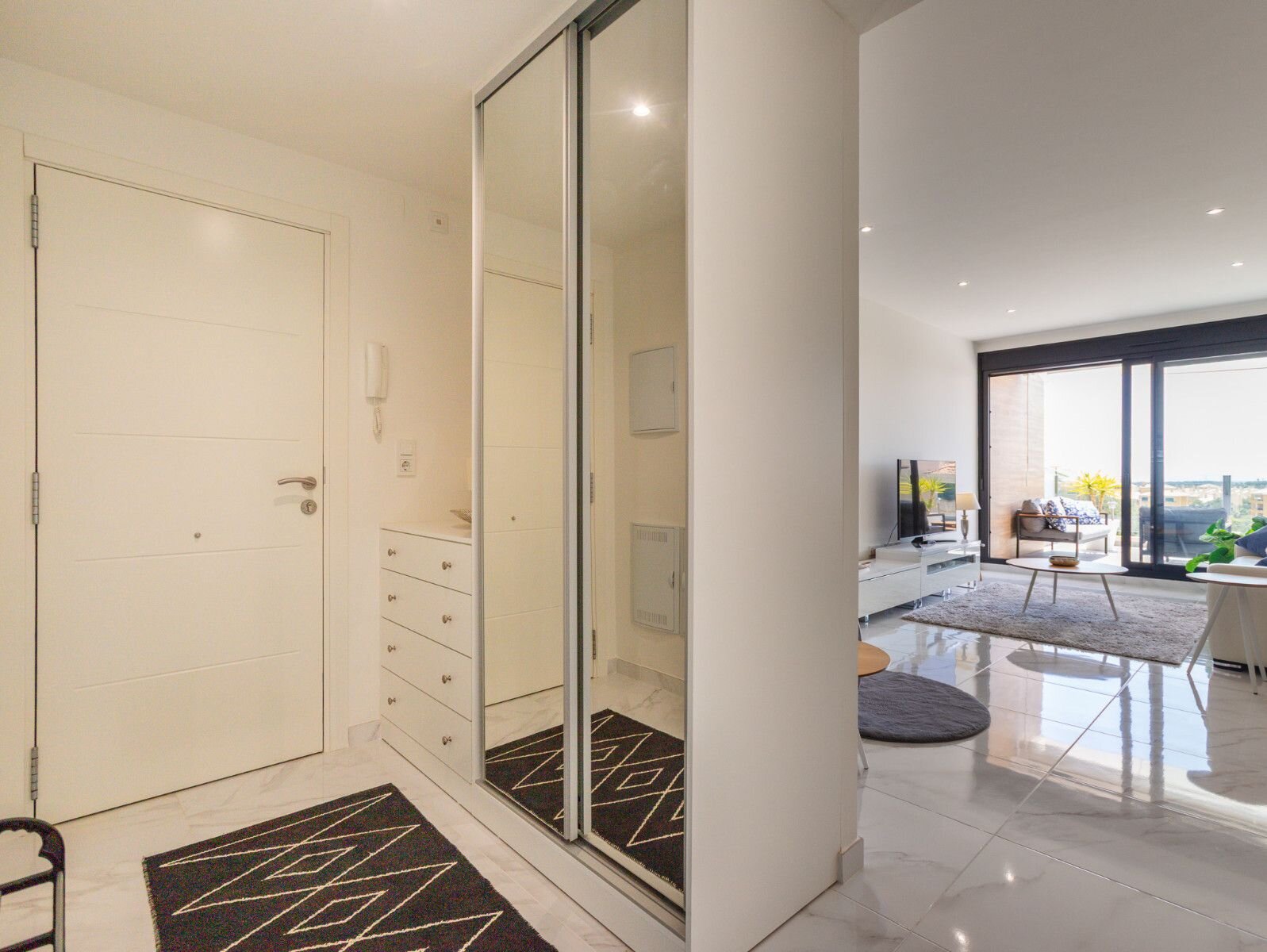 2-Bedroom Apartment in Las Filipinas, Orihuela Costa - Image 11
